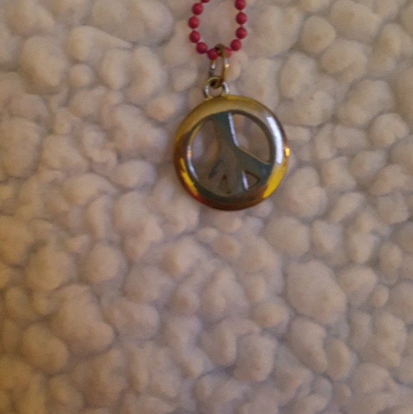 Peace sign necklace!! - Picture 4 of 4
